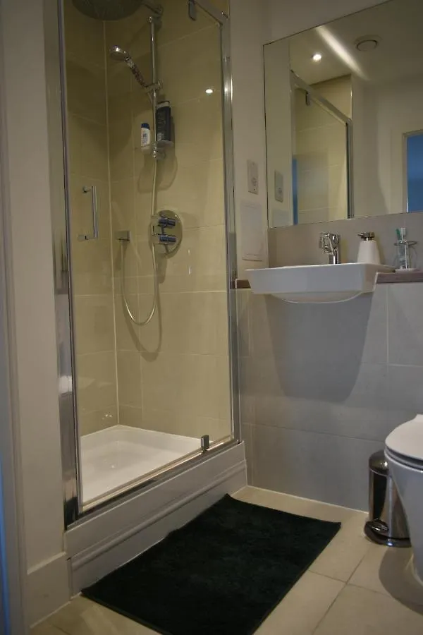 Homestay A Private En-Suite Bedroom In Bromley-By-Bow London
