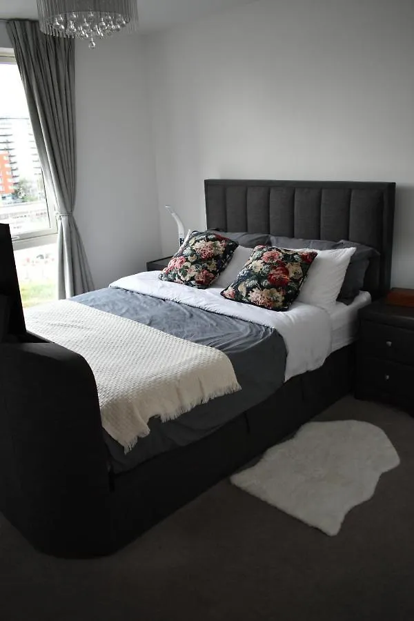 A Private En-Suite Bedroom In Bromley-By-Bow London 0*,  United Kingdom