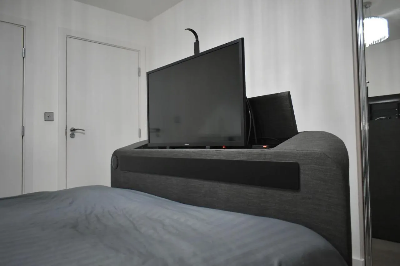 A Private En-Suite Bedroom In Bromley-By-Bow London United Kingdom